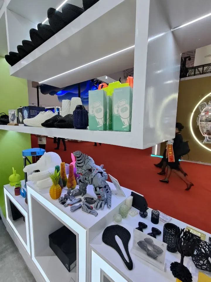 江蘇魅力綻放消博會 15家參展企業各放大招，數字創意引領消費新潮流